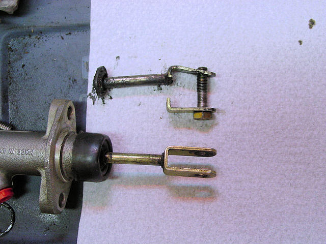 BrokenClutchClevis